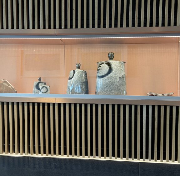 Rectangular vases - black circle motif